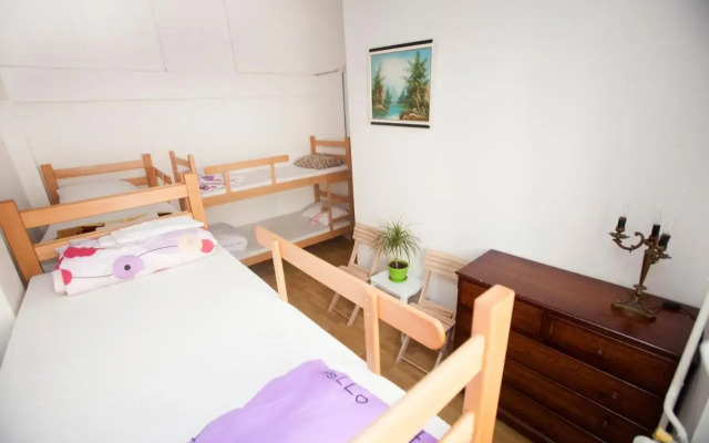 Jellostone Hostel