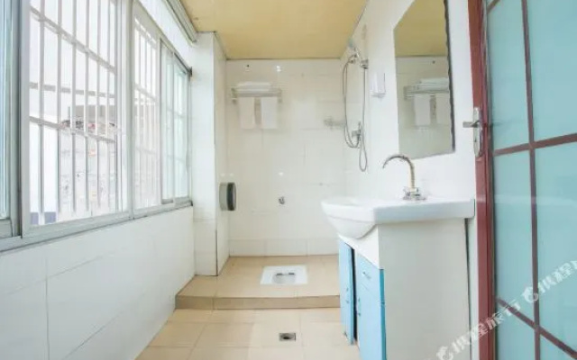 Zhanqian Hotel