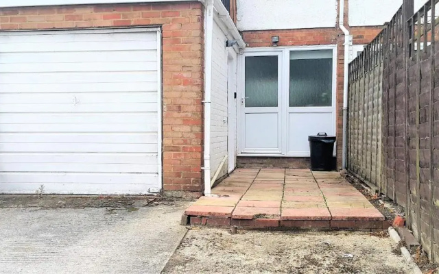 Swindon Old Town Studio - EnterCloud9SA