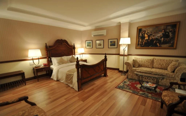 Sunflower Hotel Spa District 10