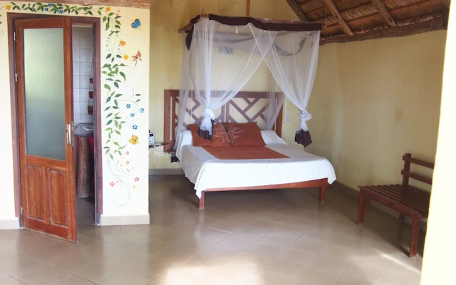 Caliente Beach Lodge