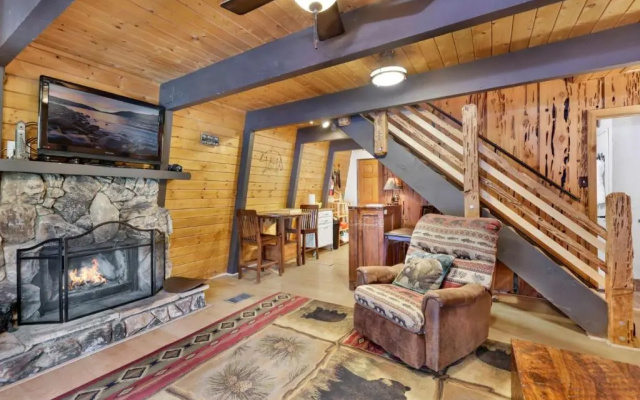 Wolf Cub Cabin#1946