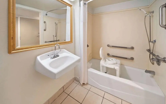 Ramada Limited-Biloxi Beach