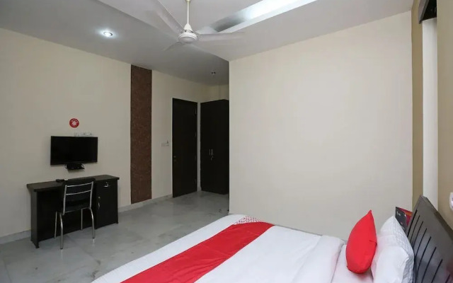Lakshmi Residency By OYO Rooms