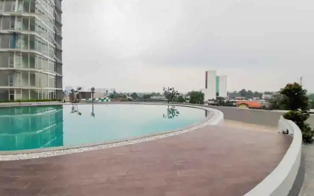 Fully Furnished Studio at Majestic Point Serpong Apartment By Travelio