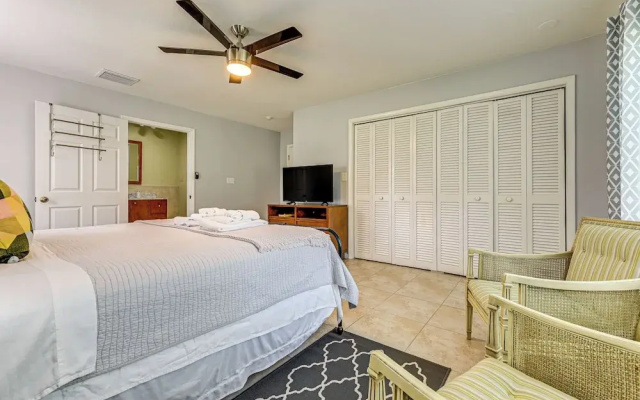 10 Mi to Adventure Island: Home w/ Fenced Yard!