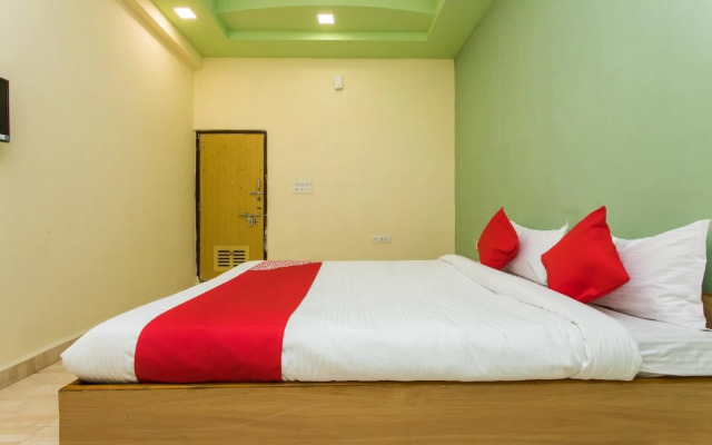 OYO 13496 Hotel Royal park