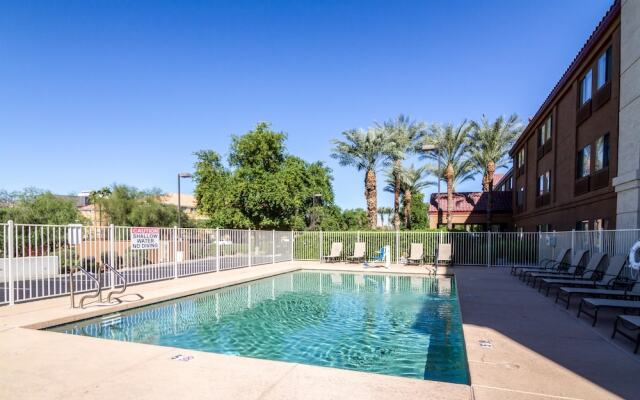 Red Roof Inn PLUS+ Tempe - Phoenix Airport 2