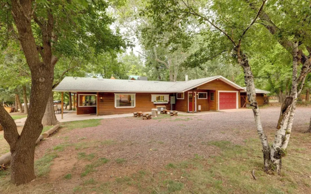 Cozy Cabin on 1 Acre in Premier Pine Neighborhood