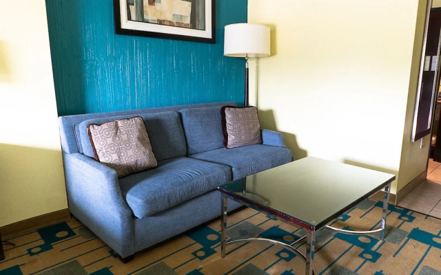 Rivers Inn & Suites