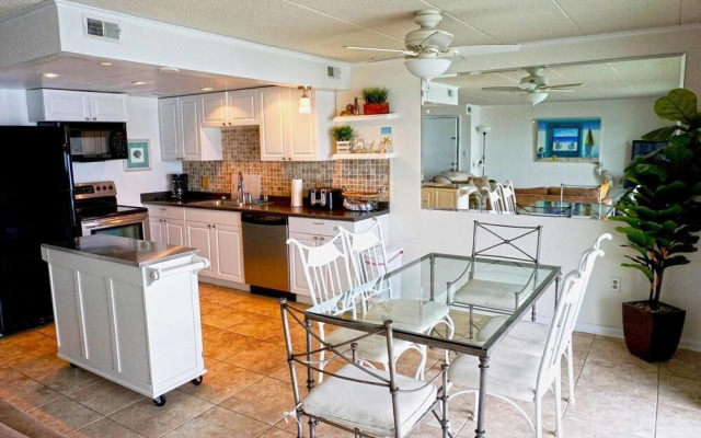 Thunder Island 128c 2 Bedroom Condo by RedAwning