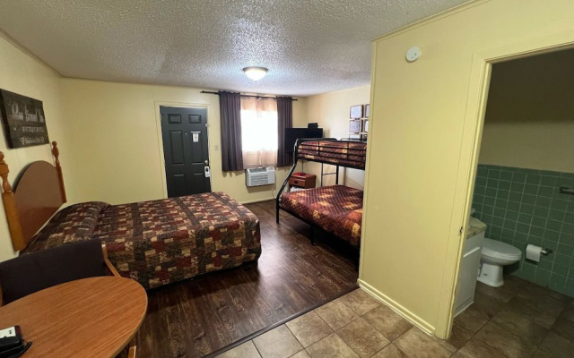 Yellow Diamond Inn