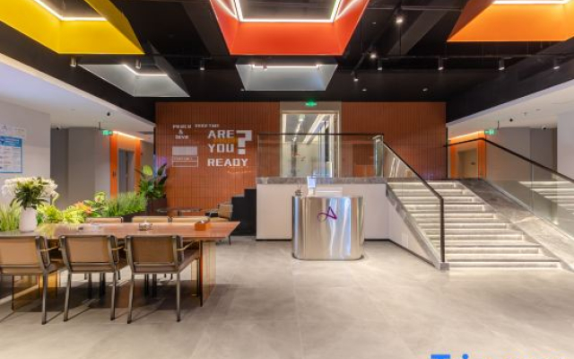 Lis Future Hotel (Wuhu Zhongshan Road Pedestrian Street Babaiban)