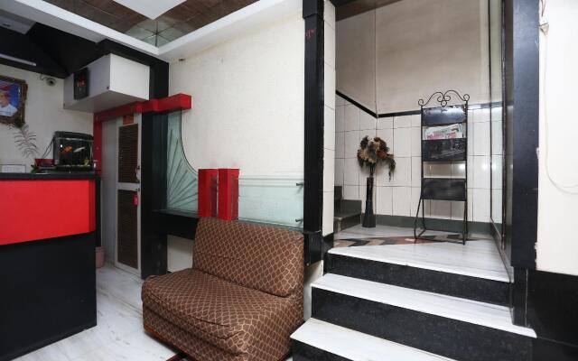 OYO 13546 Hotel City Palace вид на фасад