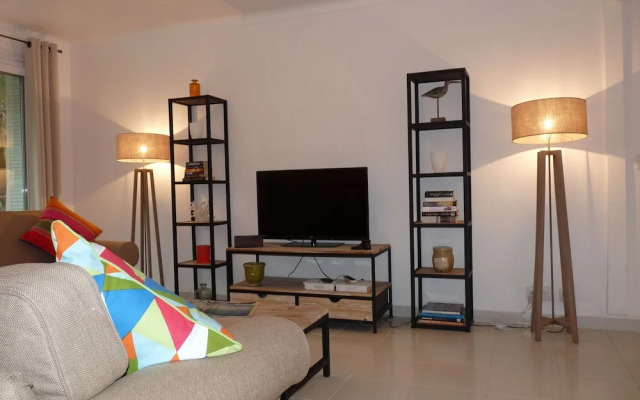 Apartment 82