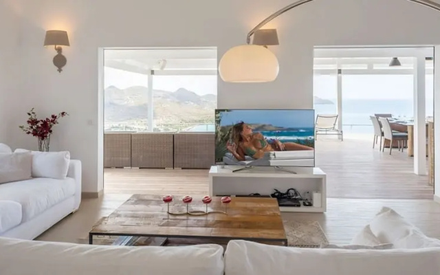Villa West View