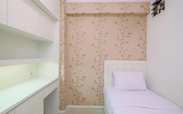 Modern And Tidy 2Br Bassura City Apartment