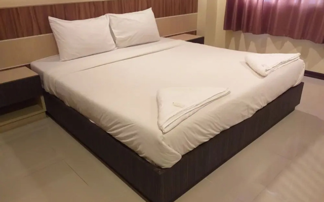 Sirichai Hotel