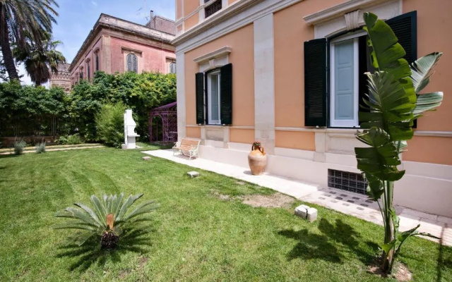 Maison Premiere Luxury Apartment
