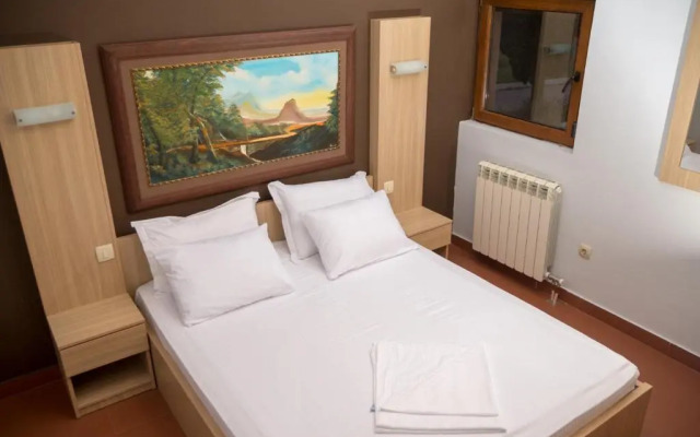 Hotel Perjanik