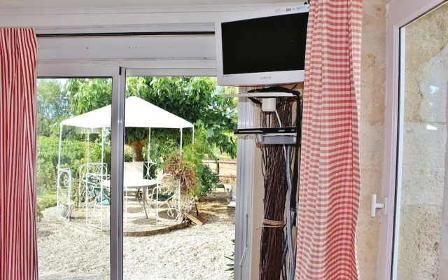 Beautiful Holiday Home With Swimming Pool
