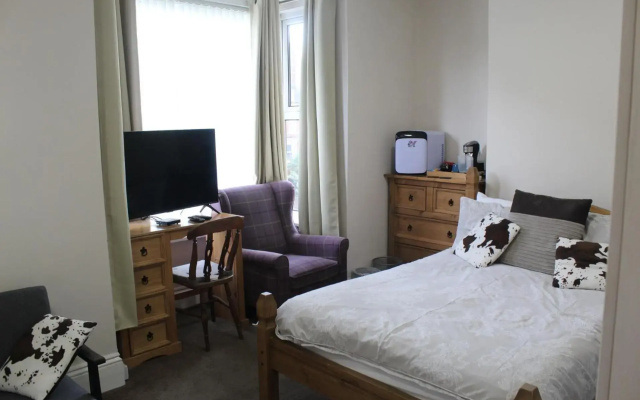 Oakwell Guest House
