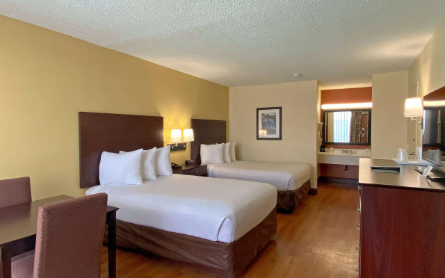 Отель Greenville Airport Inn