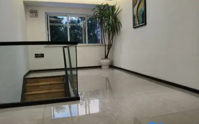 Sanmen Jinsenberland Business Hotel