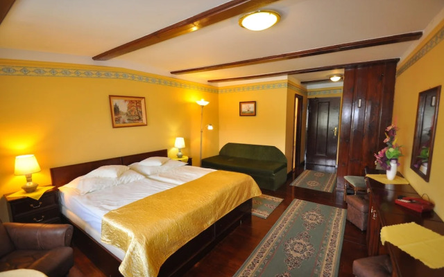 GARNI - Barbakan Hotel