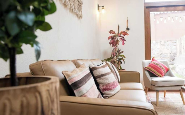 w Serene 2BR Riverside Villa w Nature Views