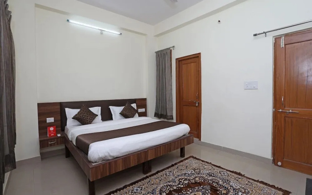 OYO 9878 Home Cozy 3BHK Geetanjali Hospital