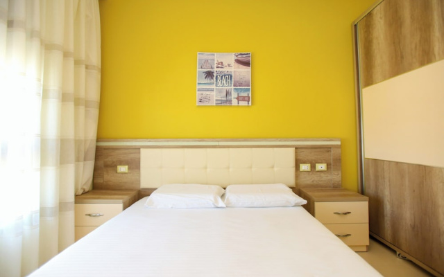 Holiday One Bedroom Sea View Apartment Vlore