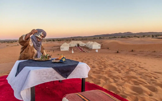 Moonlight Desert Camp