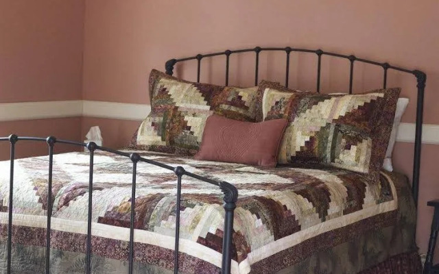 The Golden Leaf Inn