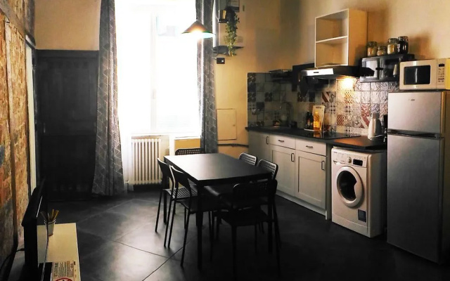 Blue Room Apartment