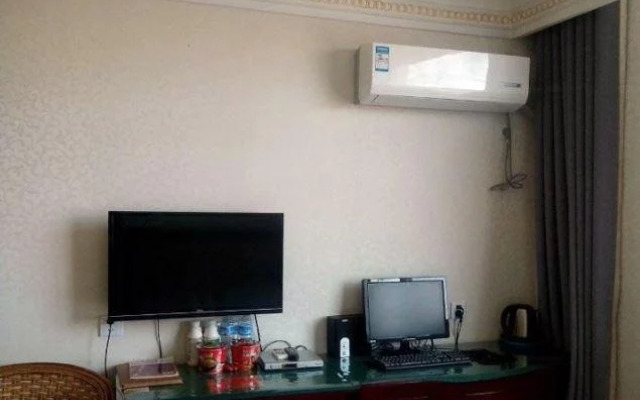 Huarong Tourist Hotel