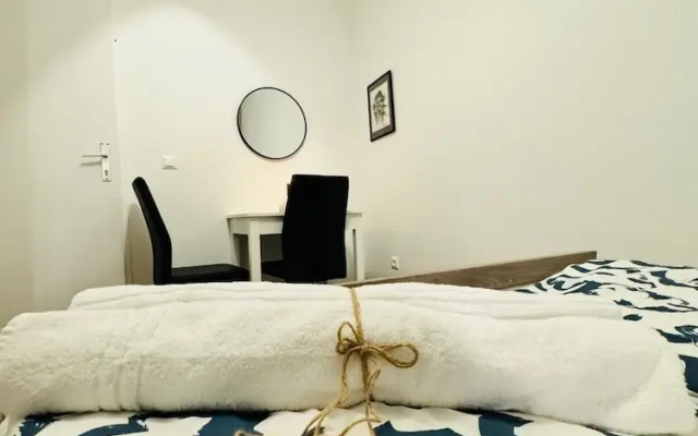 5BR Apartment for 10 Near Alterlaa
