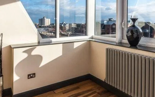 Shelton House Apartment