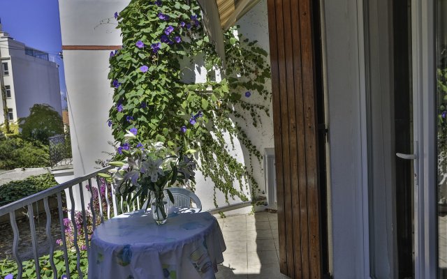 Residence Emeraude in Juan-les-Pins, France from 164$, photos, reviews - zenhotels.com hotel front