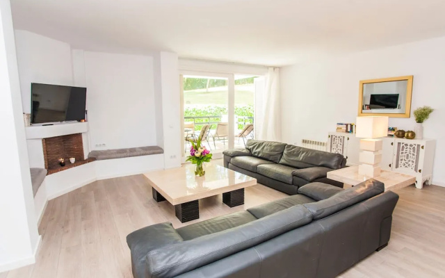 Monteros Beach Flat