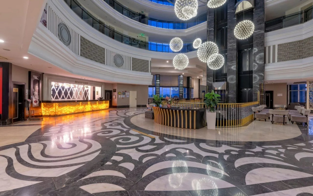Port River Hotel & Spa