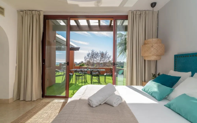 La Alzambra Duplex Penthouse Sea Views