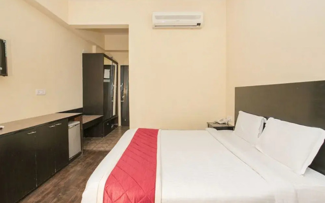 OYO 332 Hotel Melody Inn