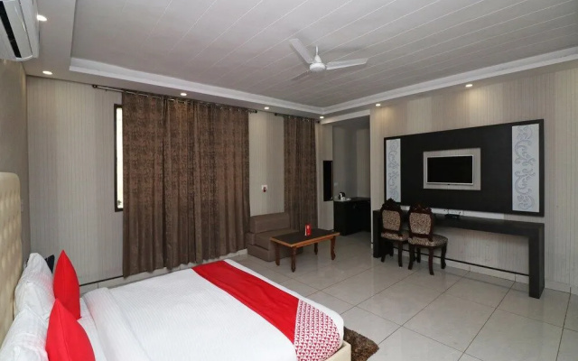 Capital O 26684 The Shahanshahi Resort