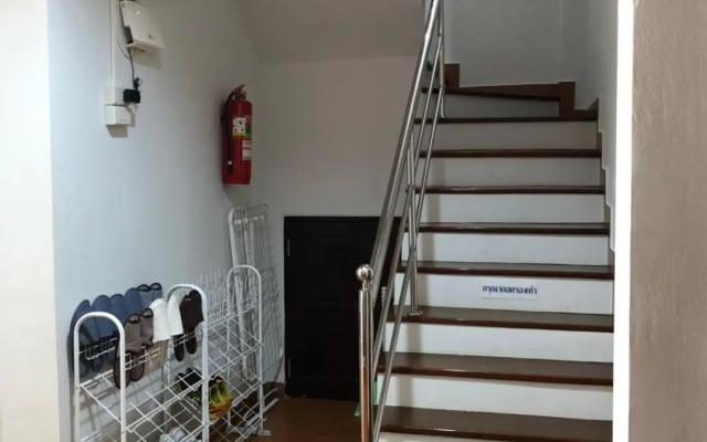 Rabbit Hotel