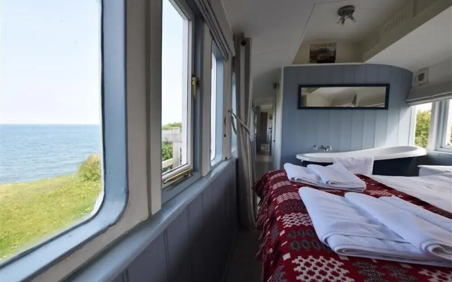 Clifftop Carriage