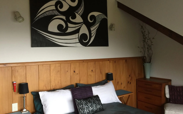 Grafton Cottage & Chalets