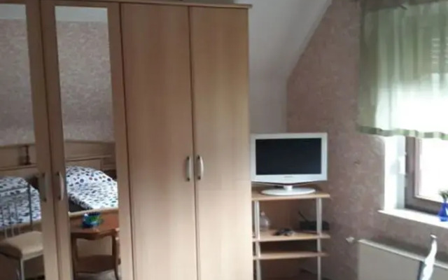 in Weisdin Modern Retreat