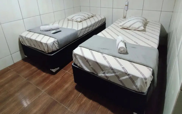 Hotel anoitecer
