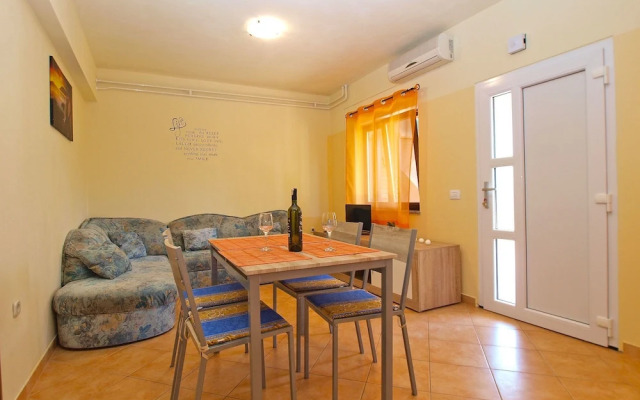 Apartment 1468